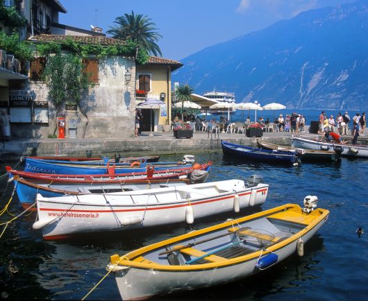Auch Limone sul Garda hat einen wunderschönen Hafen Auch Limone sul Garda hat einen wunderschönen Hafen